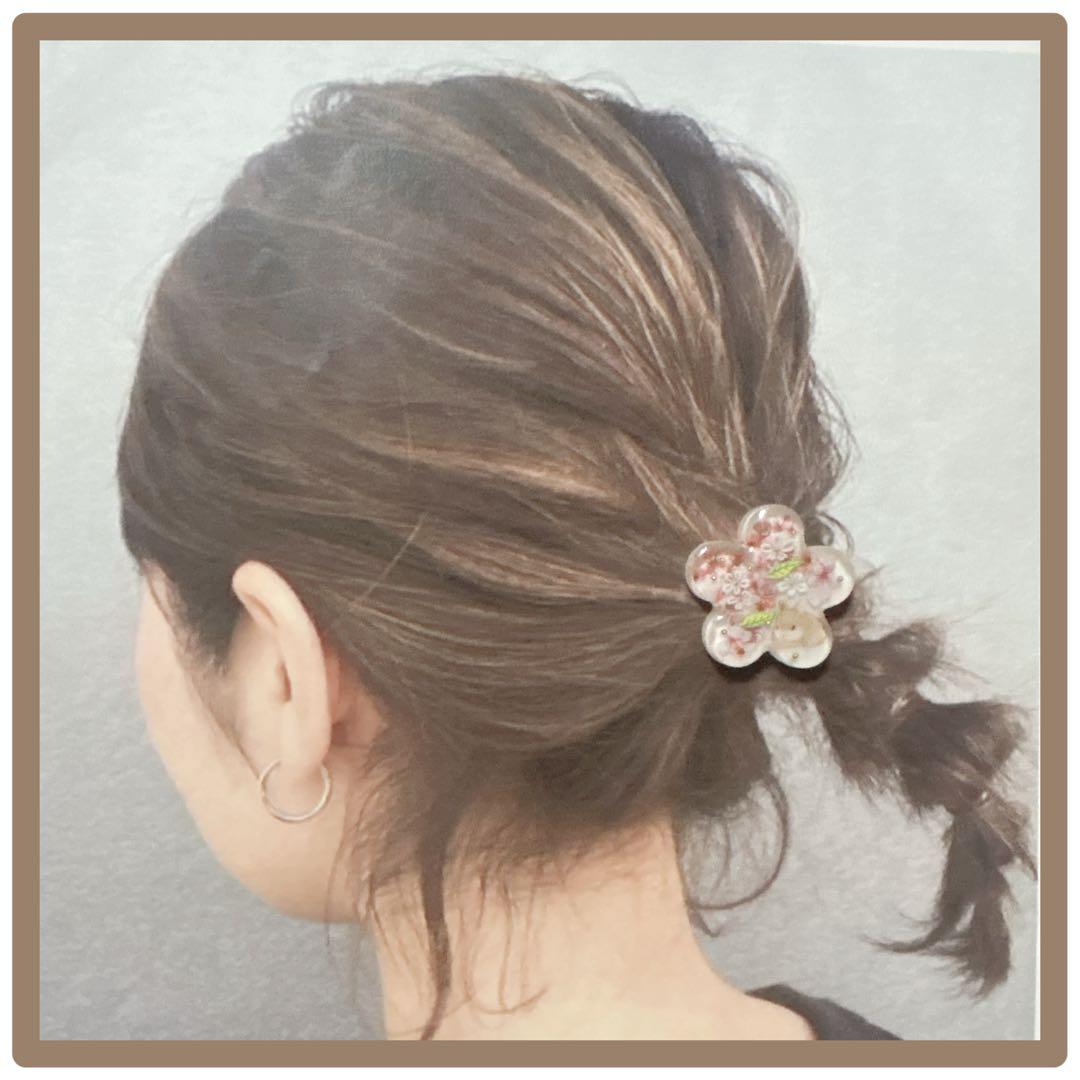No 57❣️花型さくら模様レジンヘアゴム❣️٩(๑❛ᴗ❛๑)۶❣️
