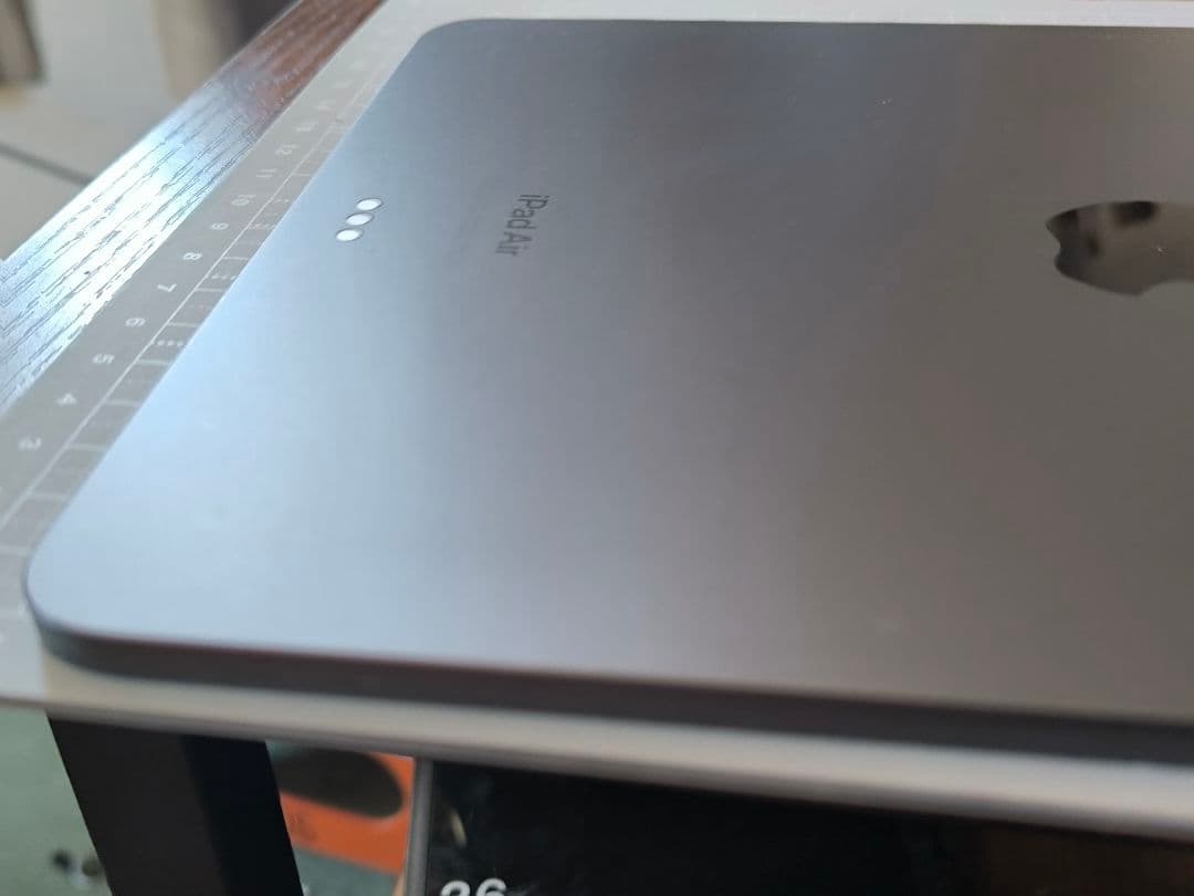 iPad Air 5世代　64gb 本体　箱•アクセサリ •プロテクター