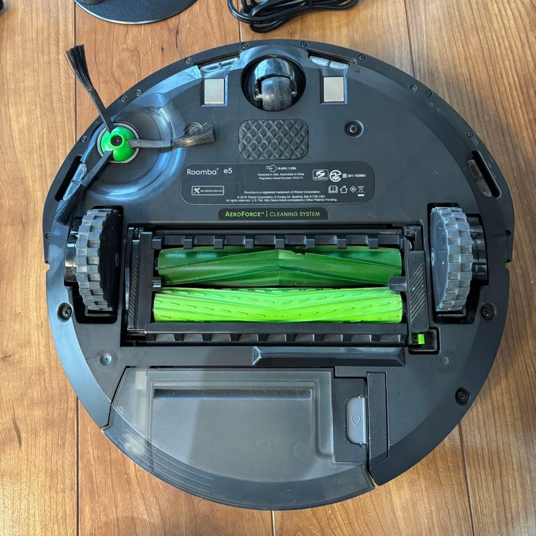 iRobotルンバe5 ロボット掃除機　動作良好・バーチャルウォール予備パーツ付