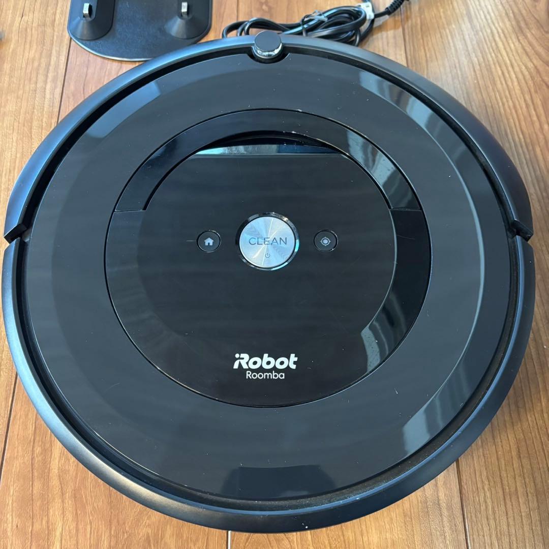 iRobotルンバe5 ロボット掃除機　動作良好・バーチャルウォール予備パーツ付