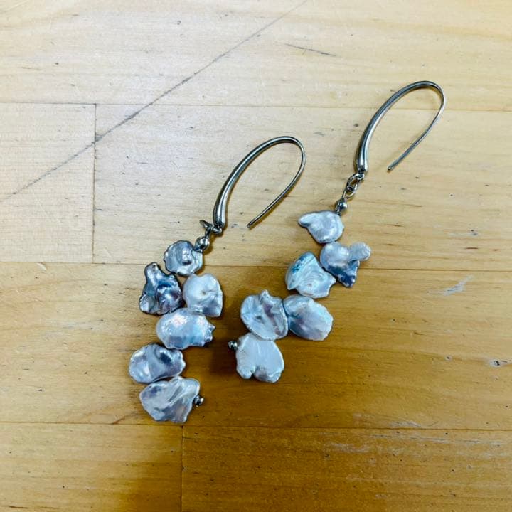 47★新品未使用！花びらのような最高級ケシパールのドロップピアス