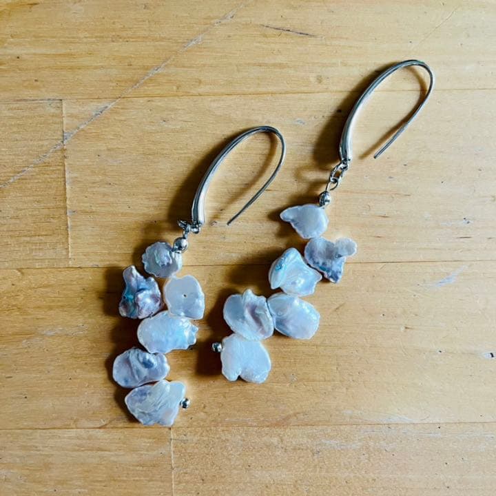 47★新品未使用！花びらのような最高級ケシパールのドロップピアス