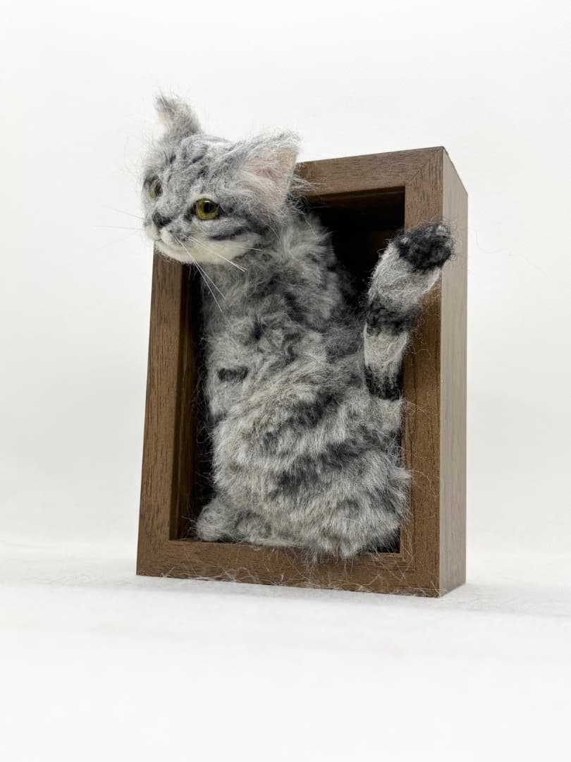 A猫　羊毛フェルトサバトラ猫【ハンドメイド 羊毛フェルト