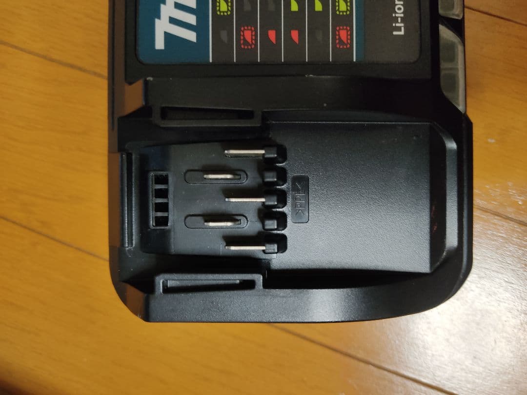 Makita マキタ 掃除機 コードレス クリーナー CL106FD 本体