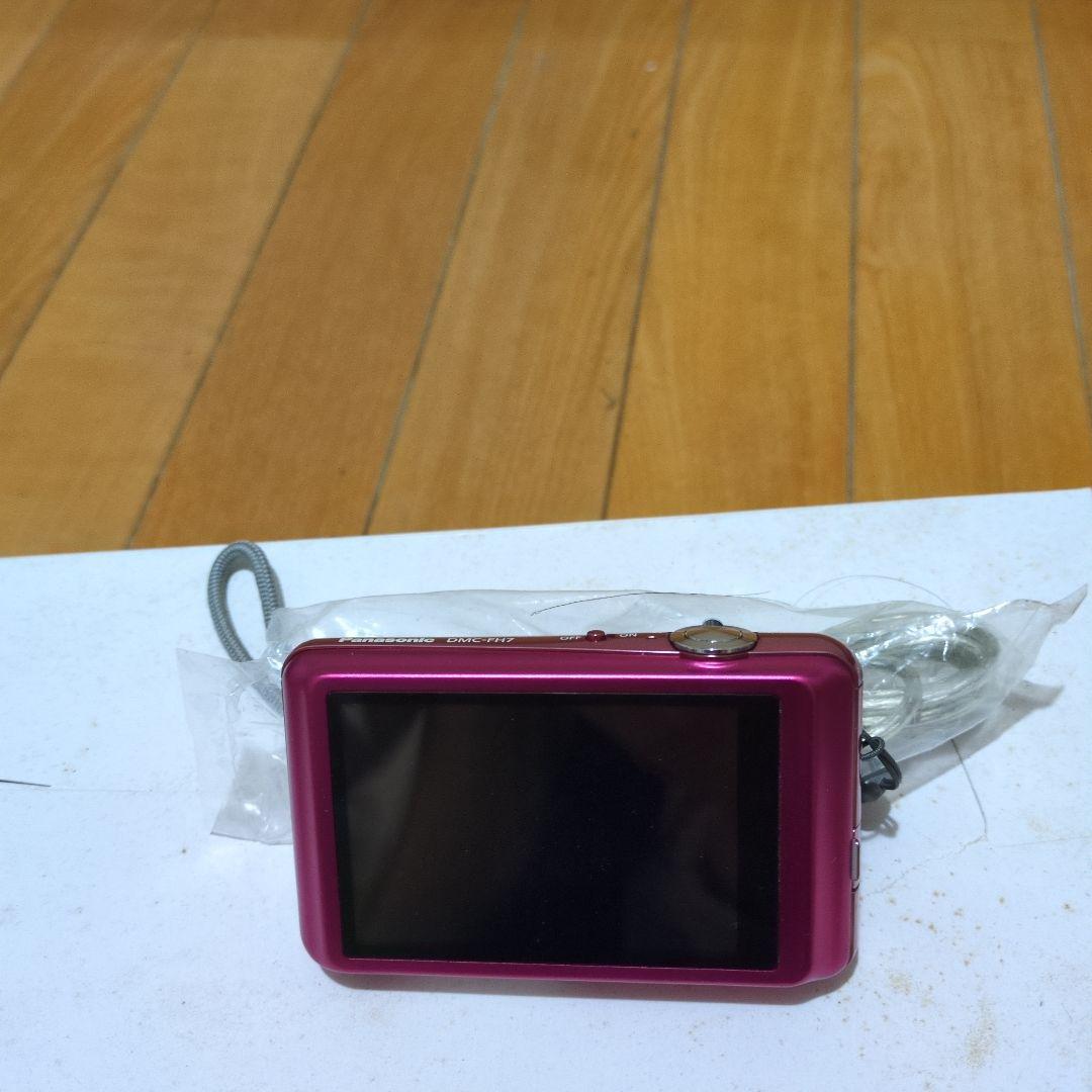 Panasonic DMC-FH7 ピンク 本体と充電器付き