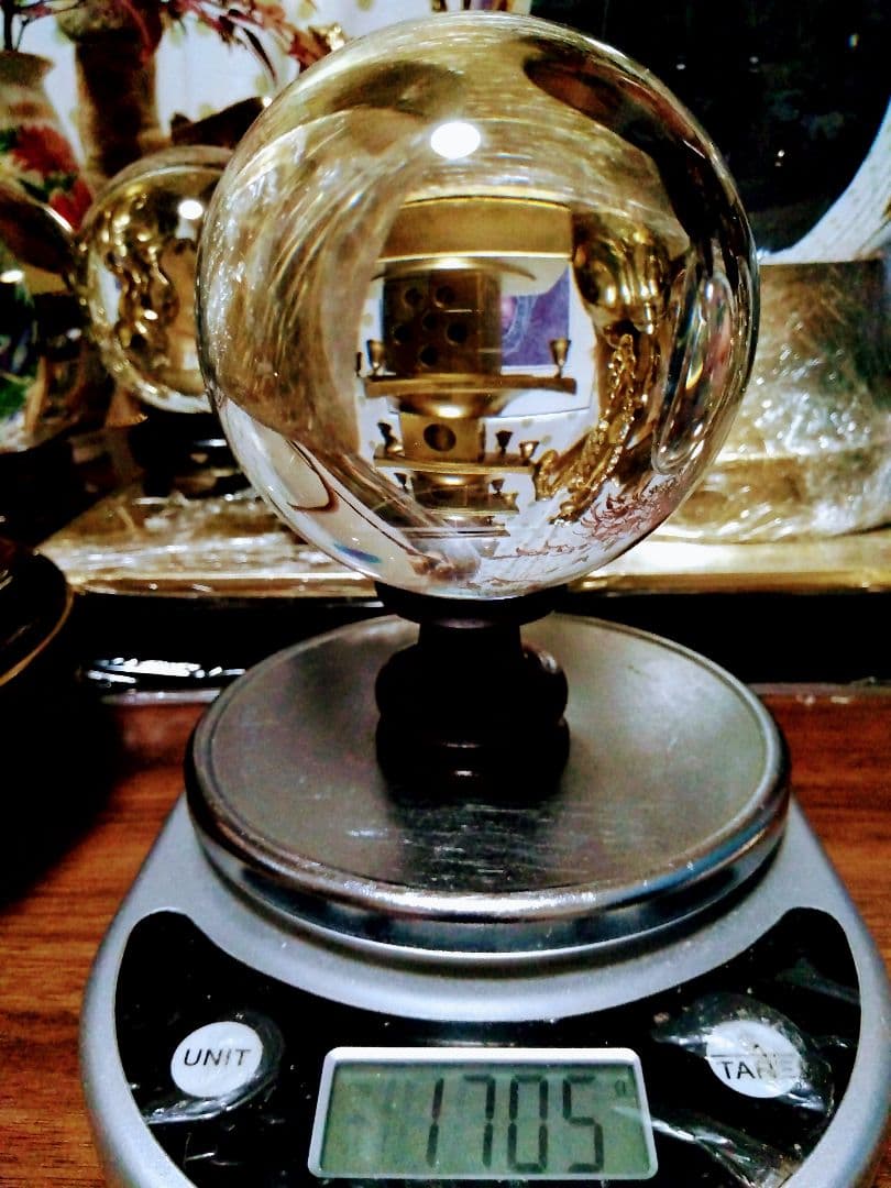 特大.天然？水晶玉の置物.1705グラム位.木製台座付き