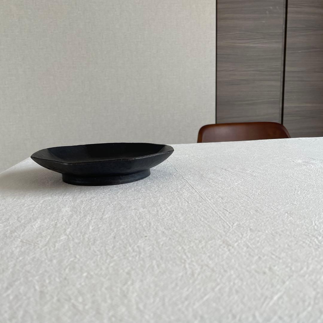 村上躍　黒鉄釉八角皿 17×3