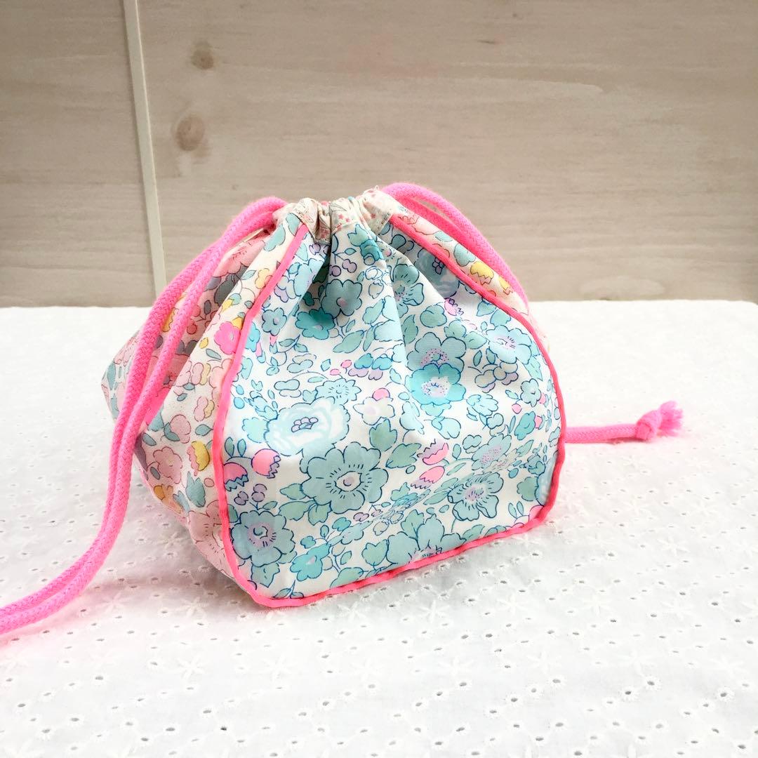ハナルクさま☆ハンドメイド リバティ パッチワーク 巾着袋 マルチクロス