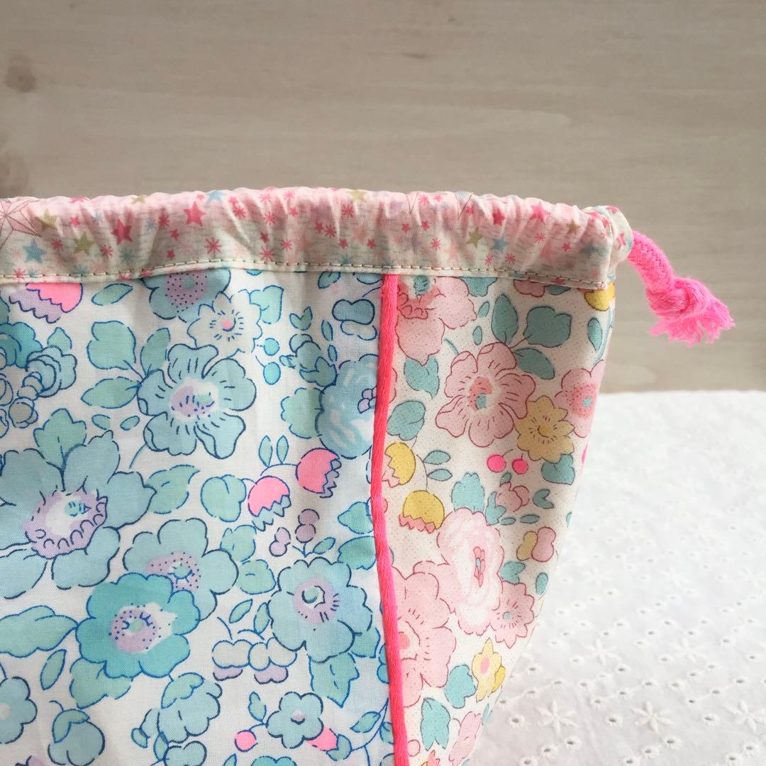 ハナルクさま☆ハンドメイド リバティ パッチワーク 巾着袋 マルチクロス