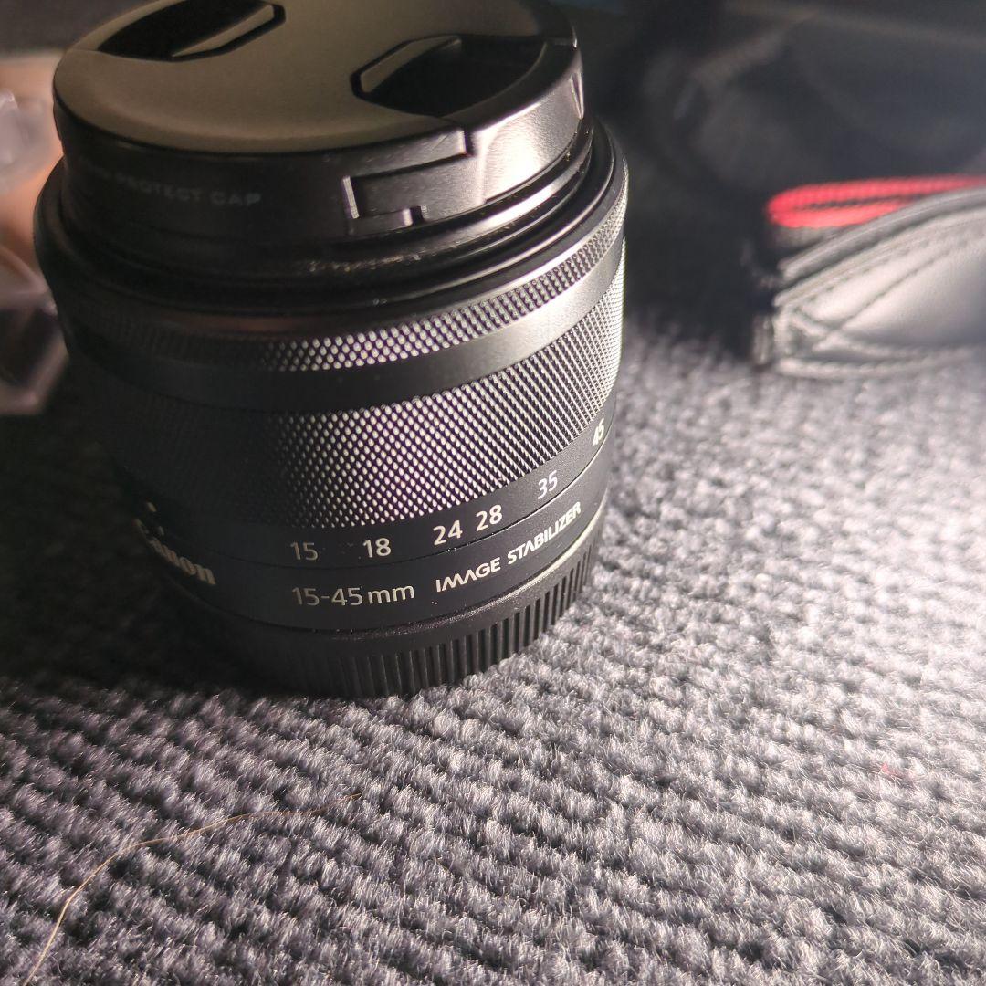 Canon EOS M ミラーレスカメラ 本体とレンズ