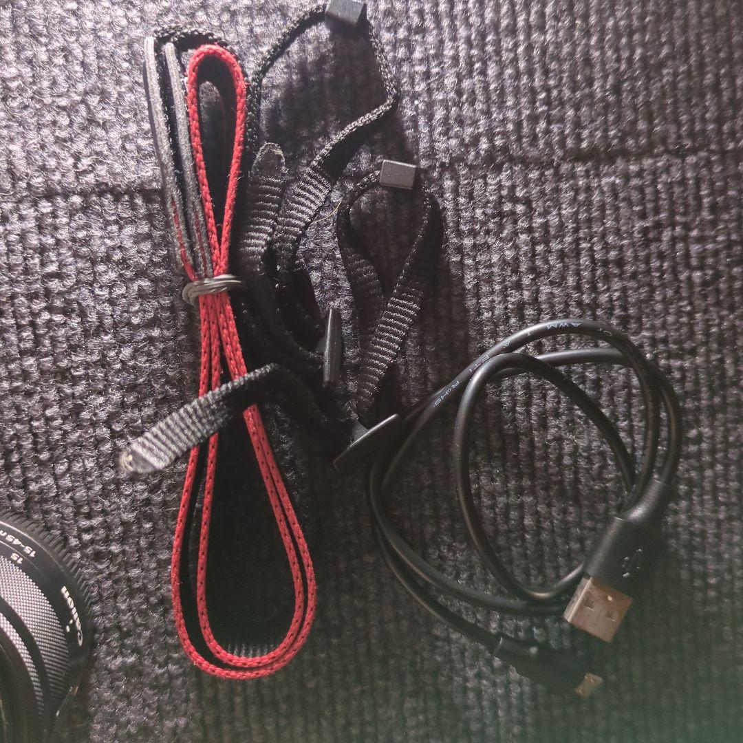 Canon EOS M ミラーレスカメラ 本体とレンズ