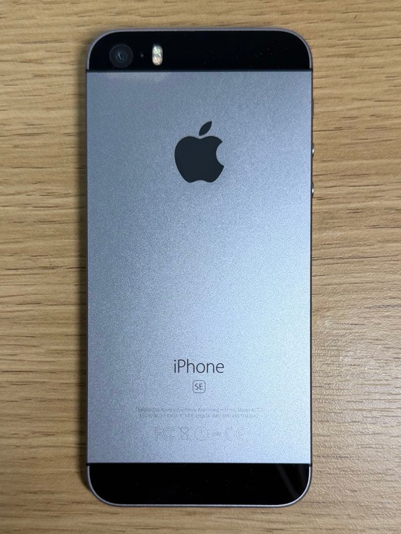 iPhone SE 64GB スペースグレイ　SIMフリー