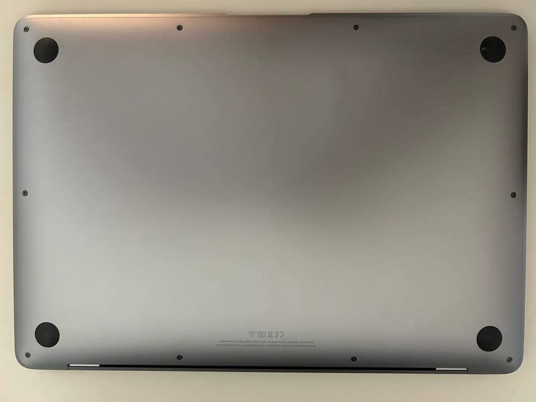 MacBook本体 MacBook Air / M1 / 8GB / 256GB