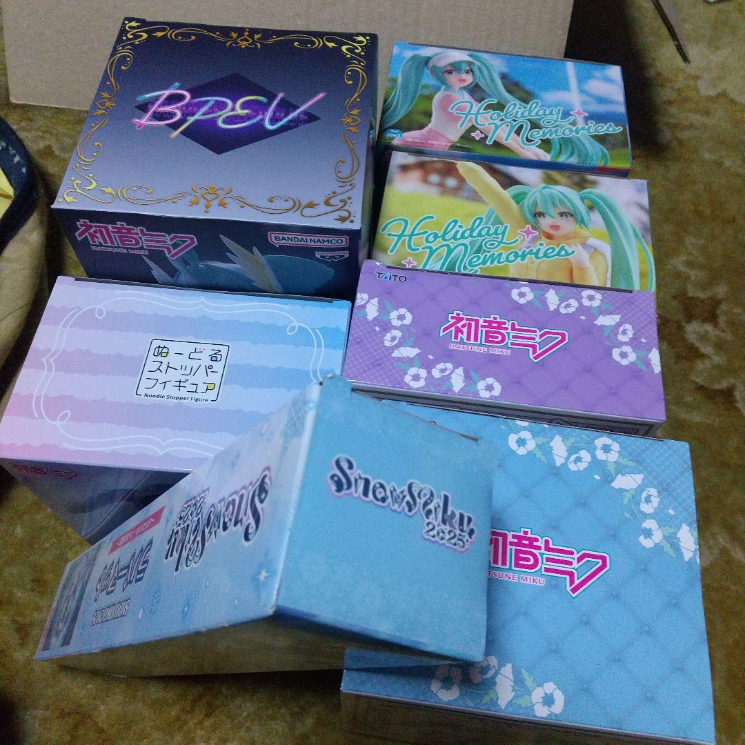 7点セット　初音ミク　フィギュア＆ラバーマット　シンデレララプンツェルパジャマ