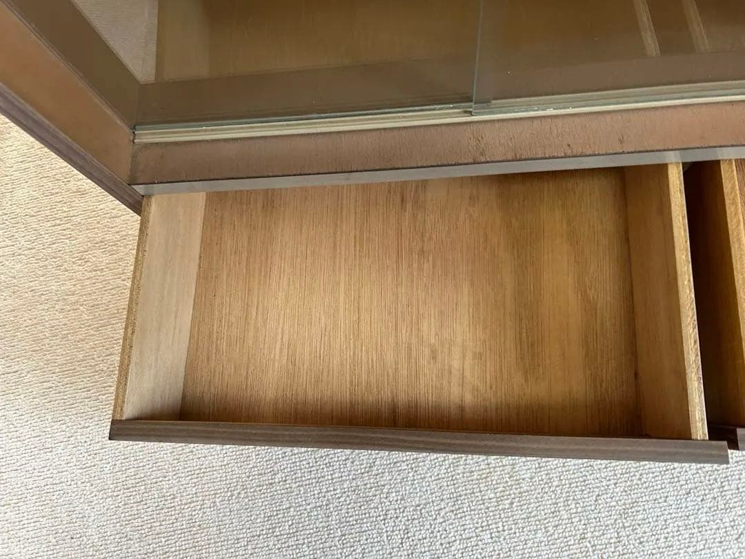 本日限り　特別大特価‼️ レトロ家具 幾何学模様の木製キャビネット