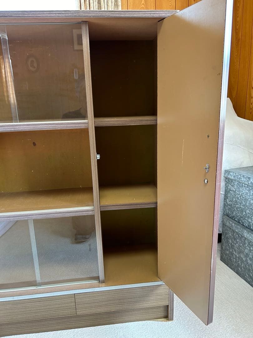本日限り　特別大特価‼️ レトロ家具 幾何学模様の木製キャビネット
