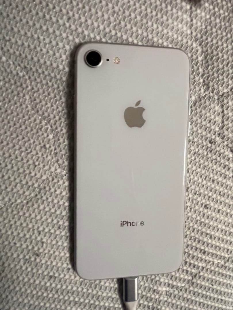 Apple iPhone 8 シルバー