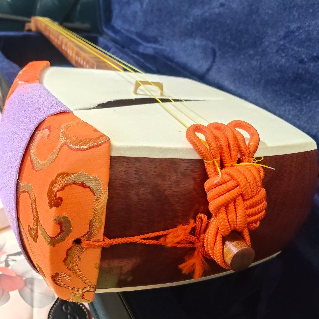 ​【極上品】三味線 中棹 紅木 東さわり トチ 棹径28mm 地唄 津軽撥付