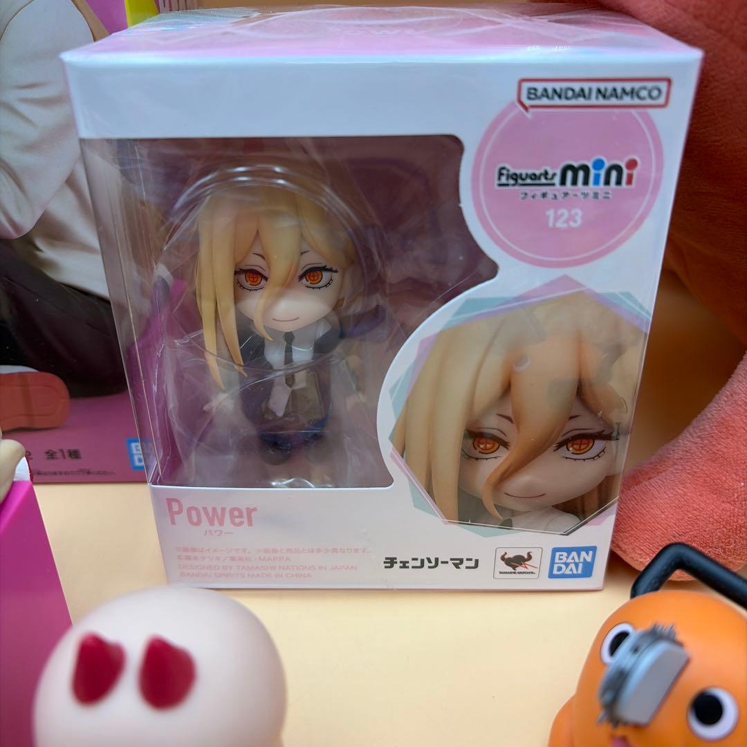 チェンソーマン フィギュア　ぬいぐるみ　ステッカー　フォト　カード　まとめ売り