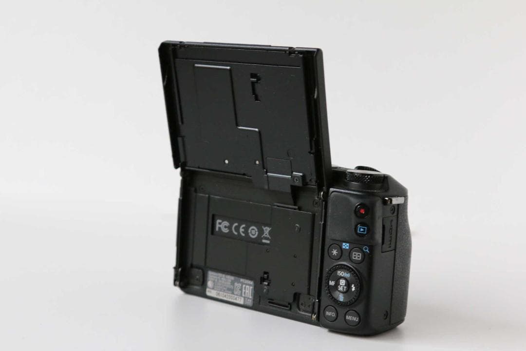 週末セール付属品多数 canon EOS M3　広角レンズ・アダプター等セット