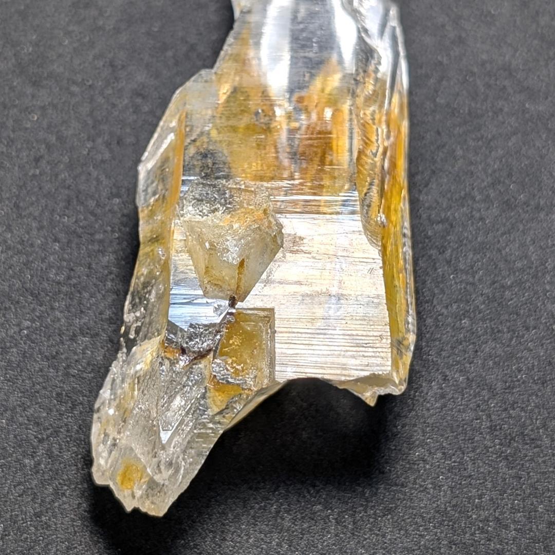 【透明度が高いコロンビア産】ゴールデンレムリアン水晶 レムリアンシードクリスタル
