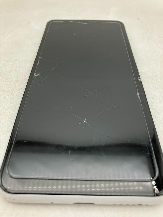 スマートフォンZTE Libero5Gll (AIO32T) ホワイト　64GB