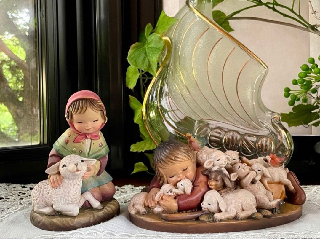 アンリ人形　 ◆希少　12㎝　【Girl with Lamb nativity】