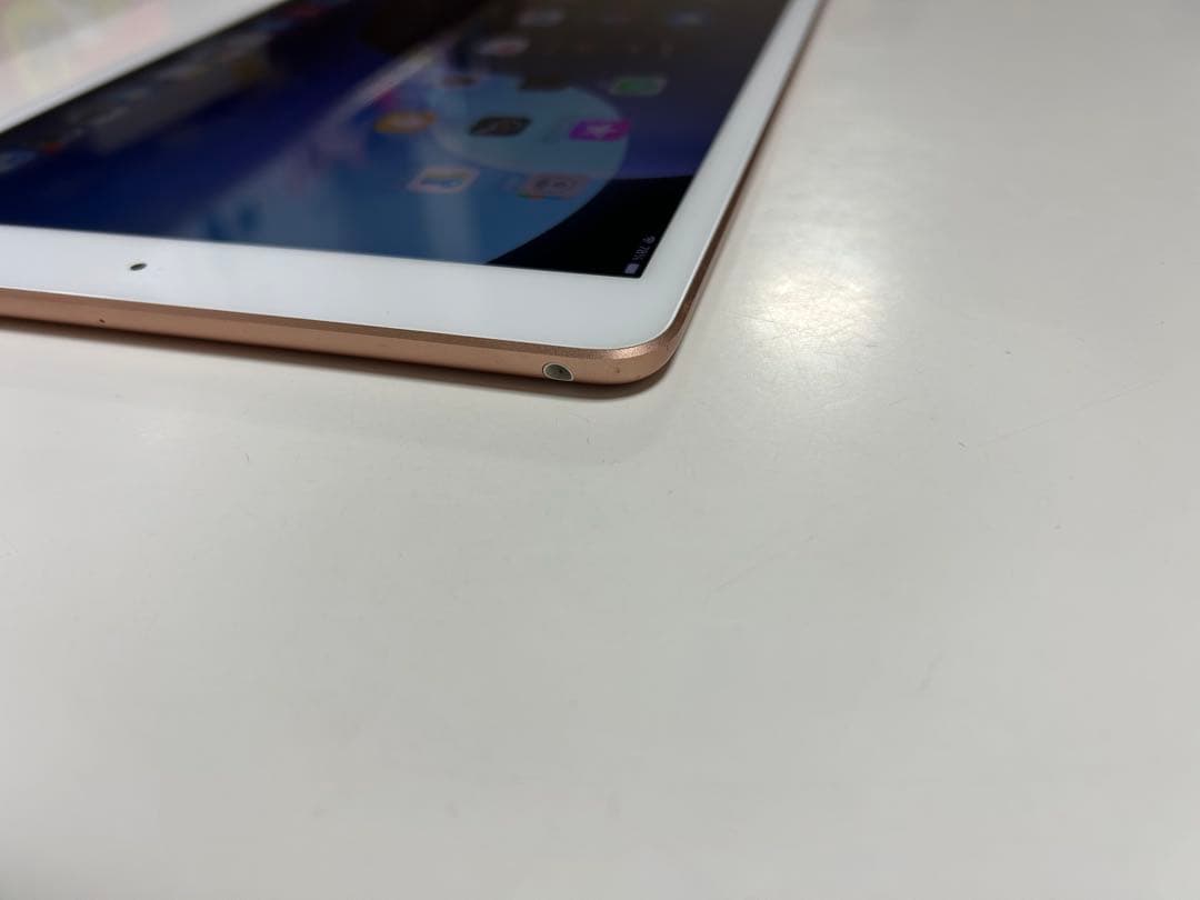 iPad 10.2インチ Wi-Fi 32GB ゴールド 第8世代　おまけあり