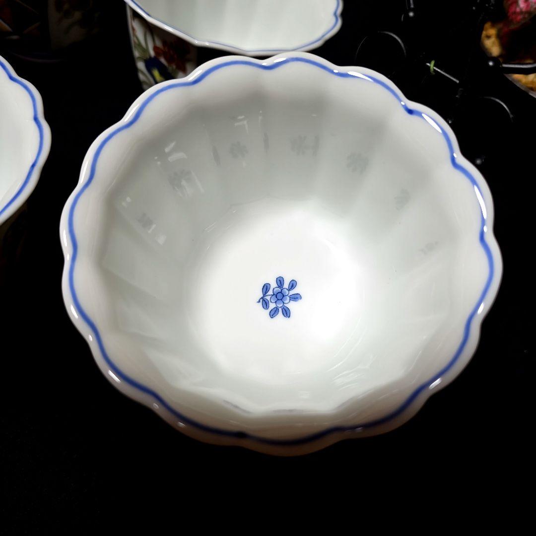 既に売却済み商品となります。①其泉　染錦 古伊万里　菖蒲・桜・菊文　菊割小鉢5個