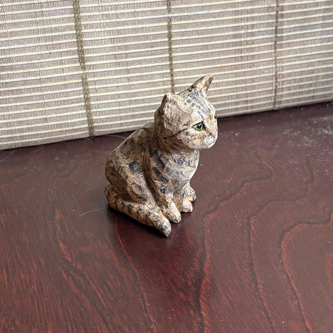 木彫　茶トラ猫　（名刺立て付き）