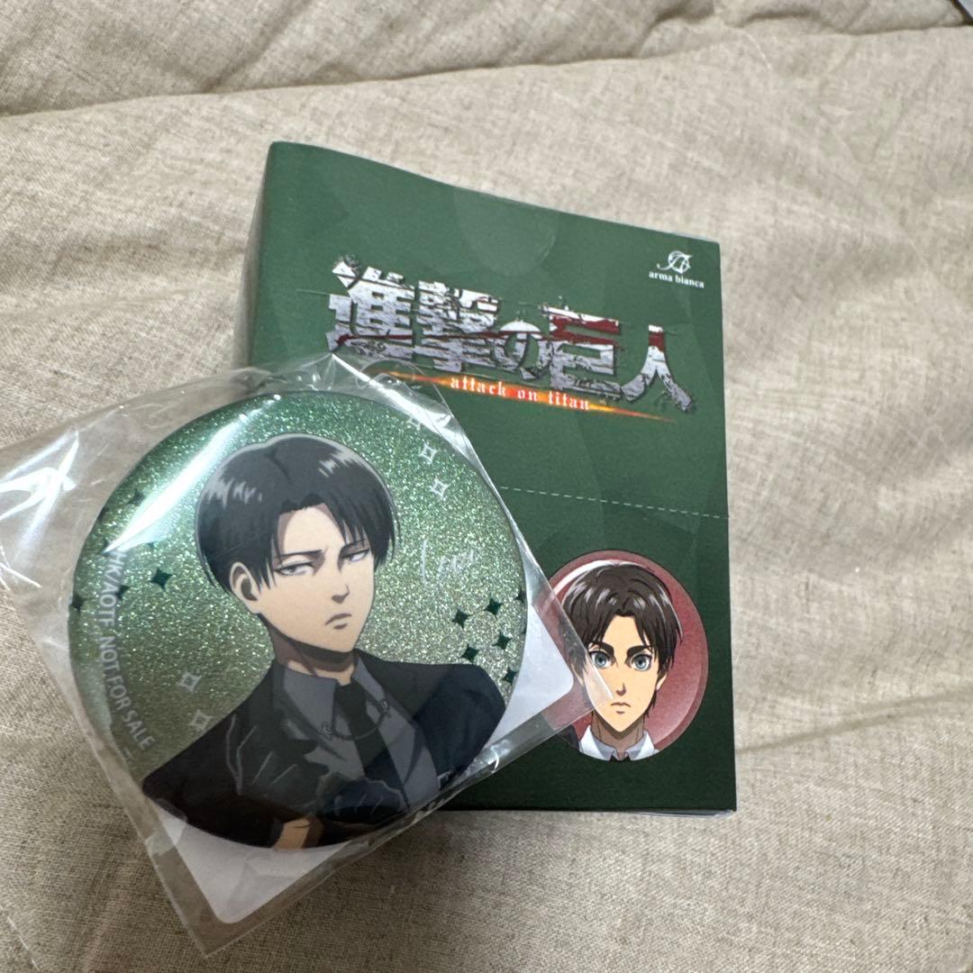 進撃の巨人　ハーネススタイル　トレーディンググリッター缶バッジ
