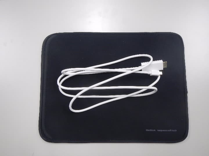 MacBook Air 2015Early HDMIケーブル付き【ジャンク品】