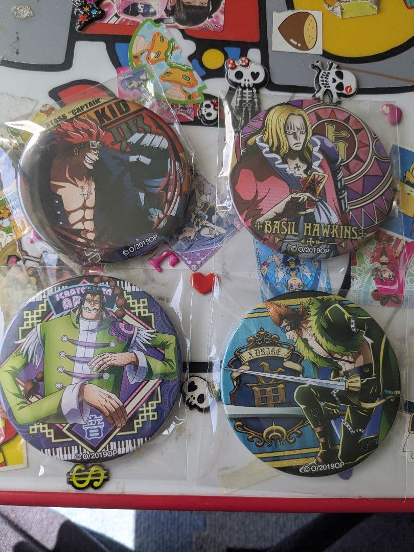 ワンピース麦わらストア限定デザイン缶バッチ ３０種類全コンプリート品