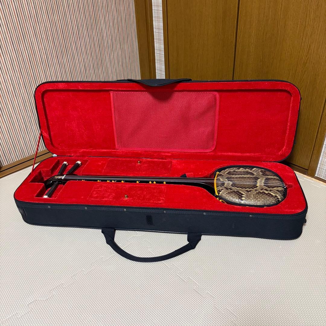 美品 沖縄 琉球 三線 ケース付 伝統楽器