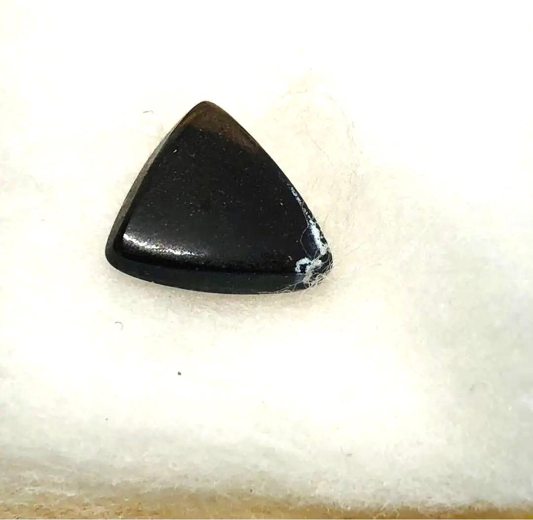 オパール 三角形 青緑の遊色効果あり　未使用品　箱付き