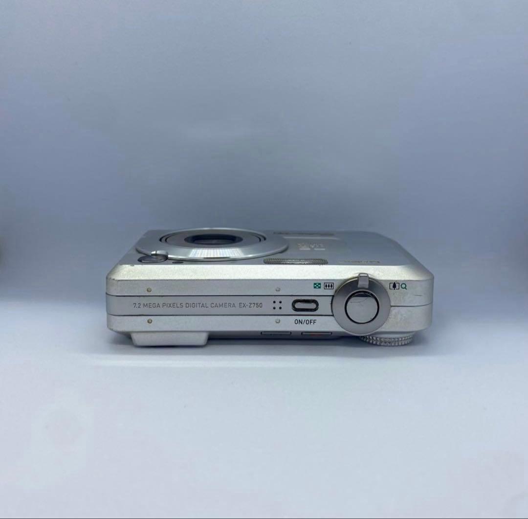 CASIO EXILIM EX-Z750 シルバー