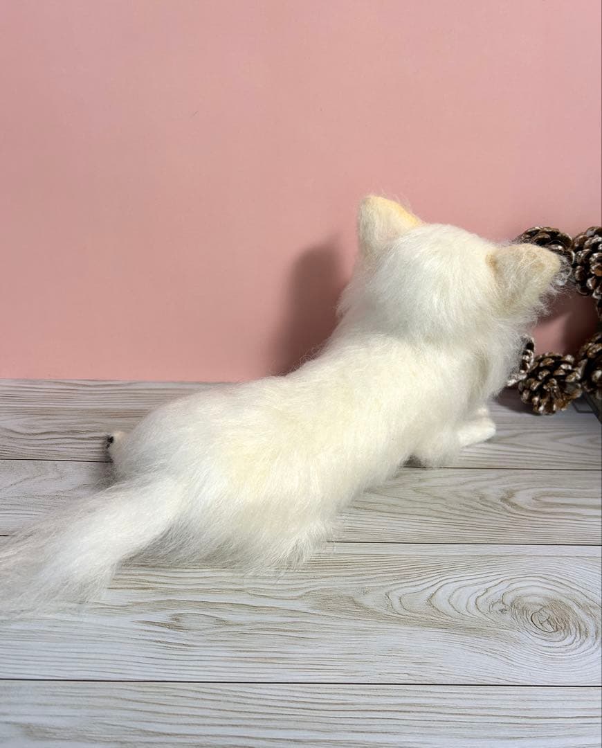 羊毛フェルト　伏せをする大きいチワワちゃん