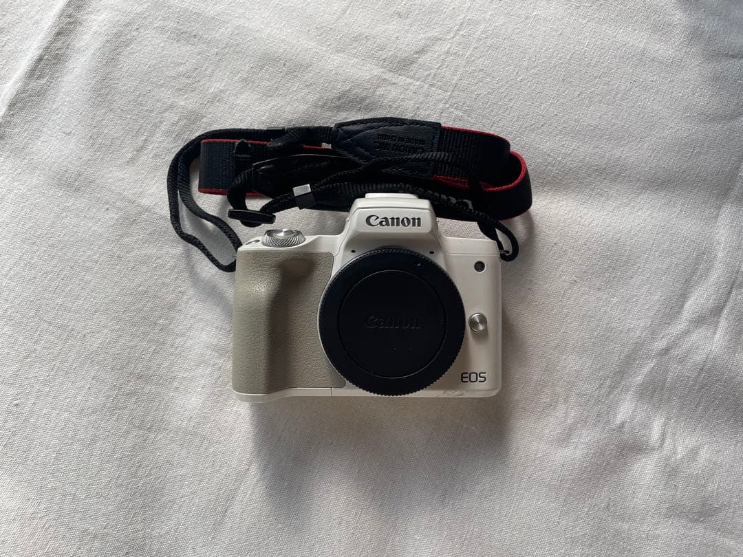 Canon EOS Kiss M ホワイト 本体