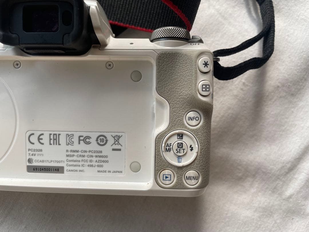 Canon EOS Kiss M ホワイト 本体