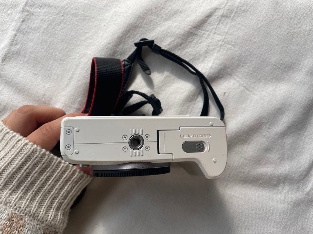 Canon EOS Kiss M ホワイト 本体