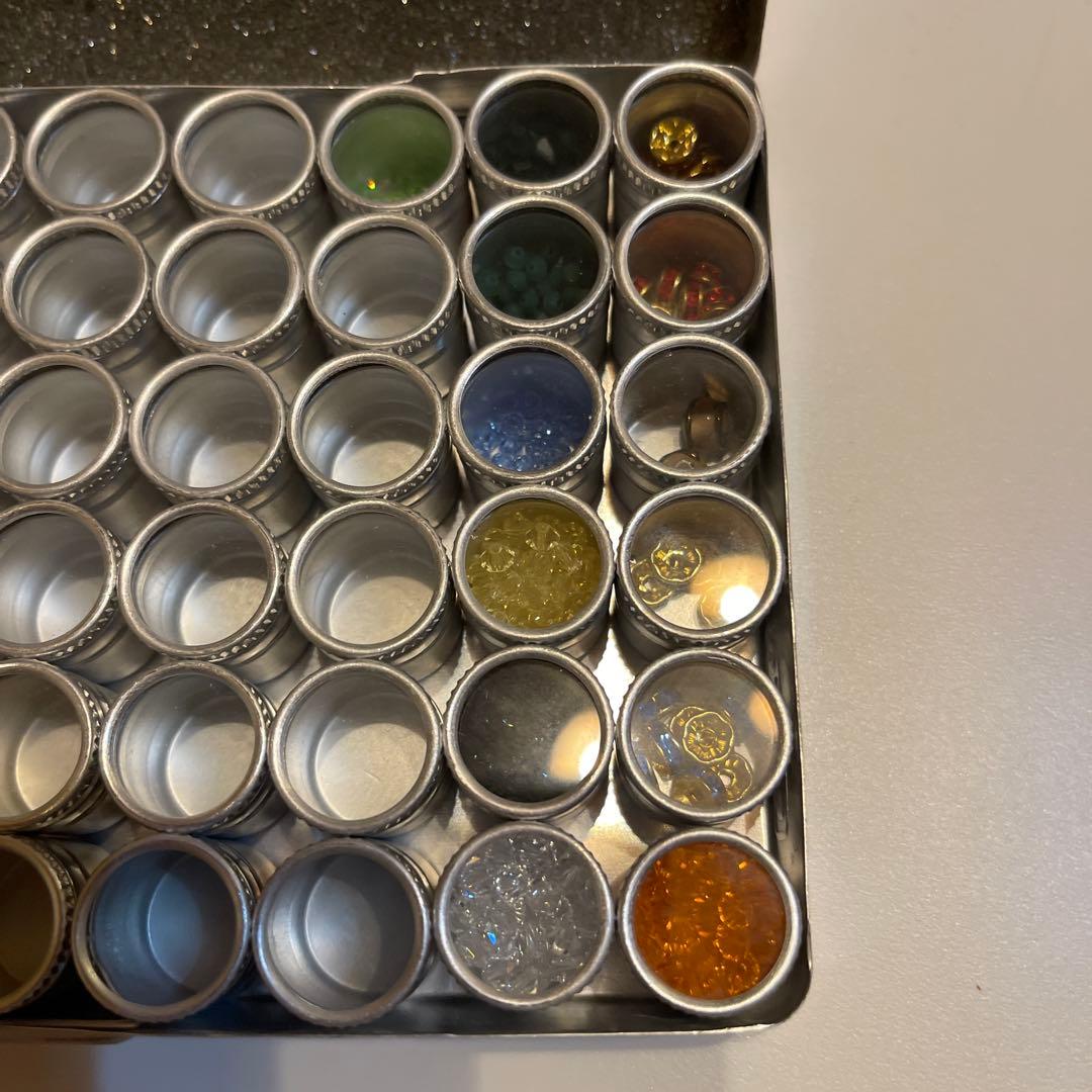 ◆スワロフスキービーズ ケース入り4セット