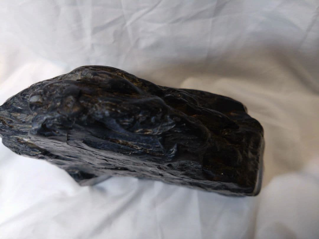 神居古潭石（かむいこたんせき）の原石 7273g