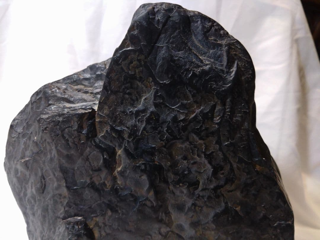 神居古潭石（かむいこたんせき）の原石 7273g