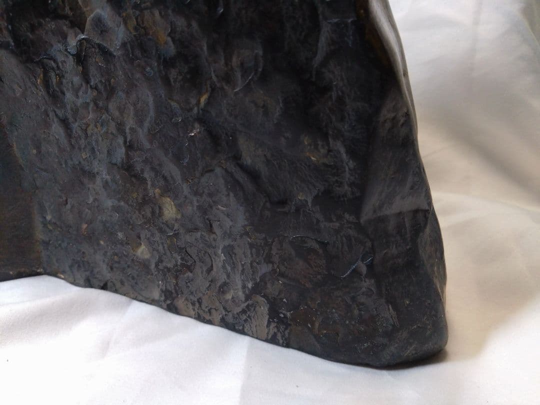 神居古潭石（かむいこたんせき）の原石 7273g