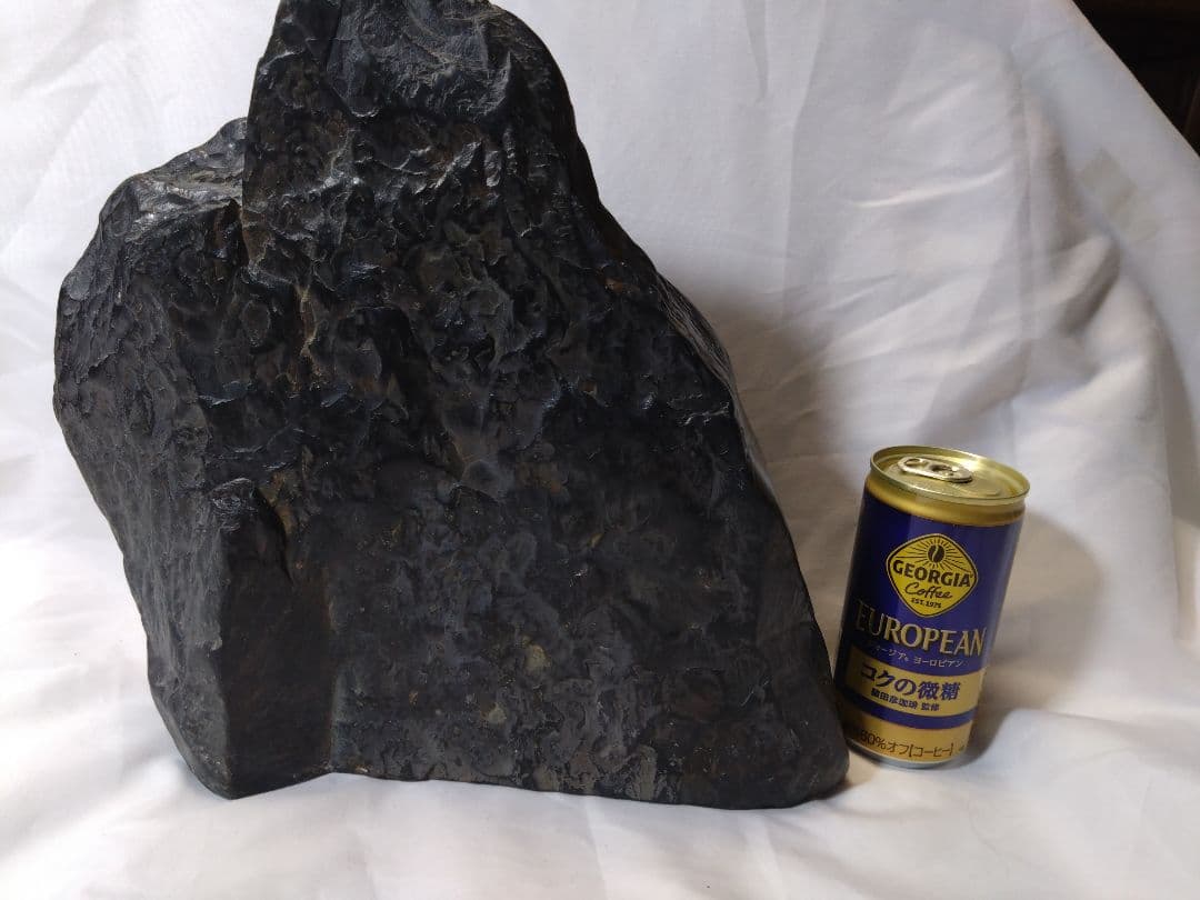 神居古潭石（かむいこたんせき）の原石 7273g