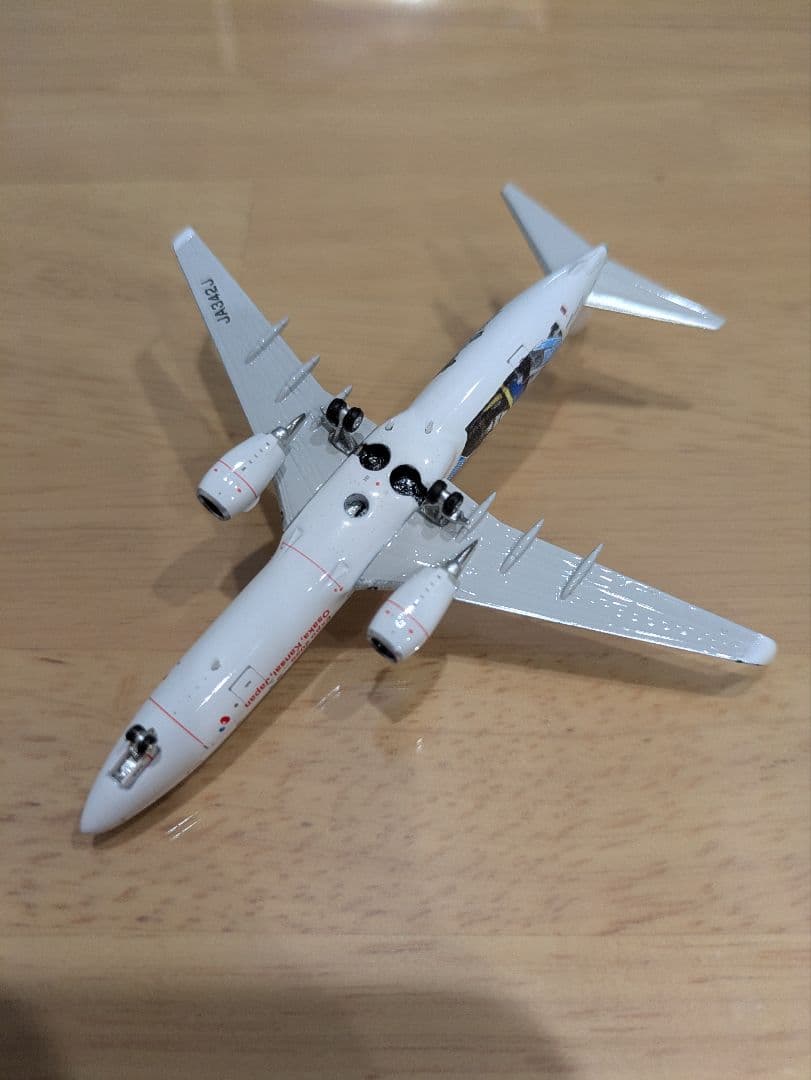 日本航空 B737-800 ミャクミャク・ガンダムJET