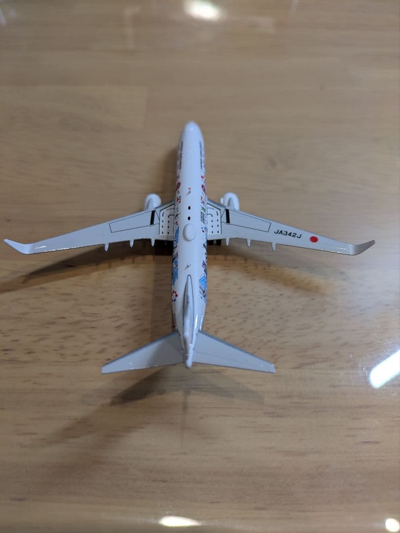 日本航空 B737-800 ミャクミャク・ガンダムJET