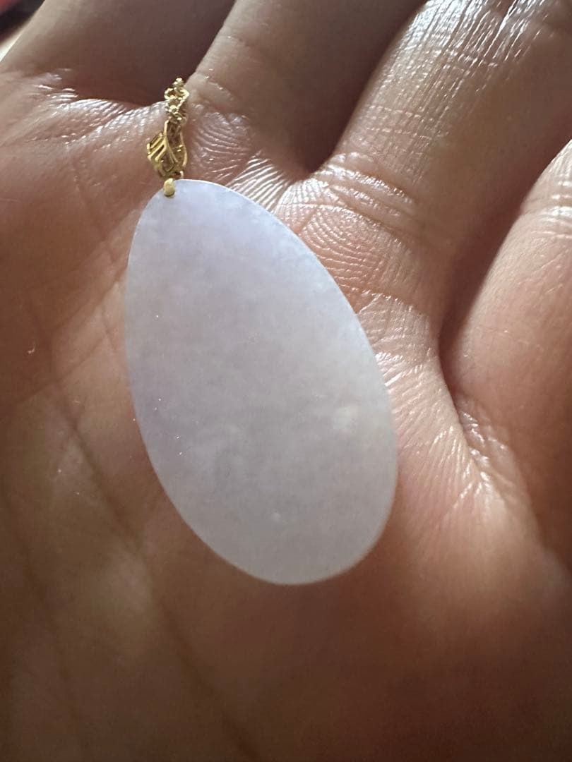 18 K金製バチガン、薄紫色の翡翠ペンダントトップ　新品未使用　鑑定書付き