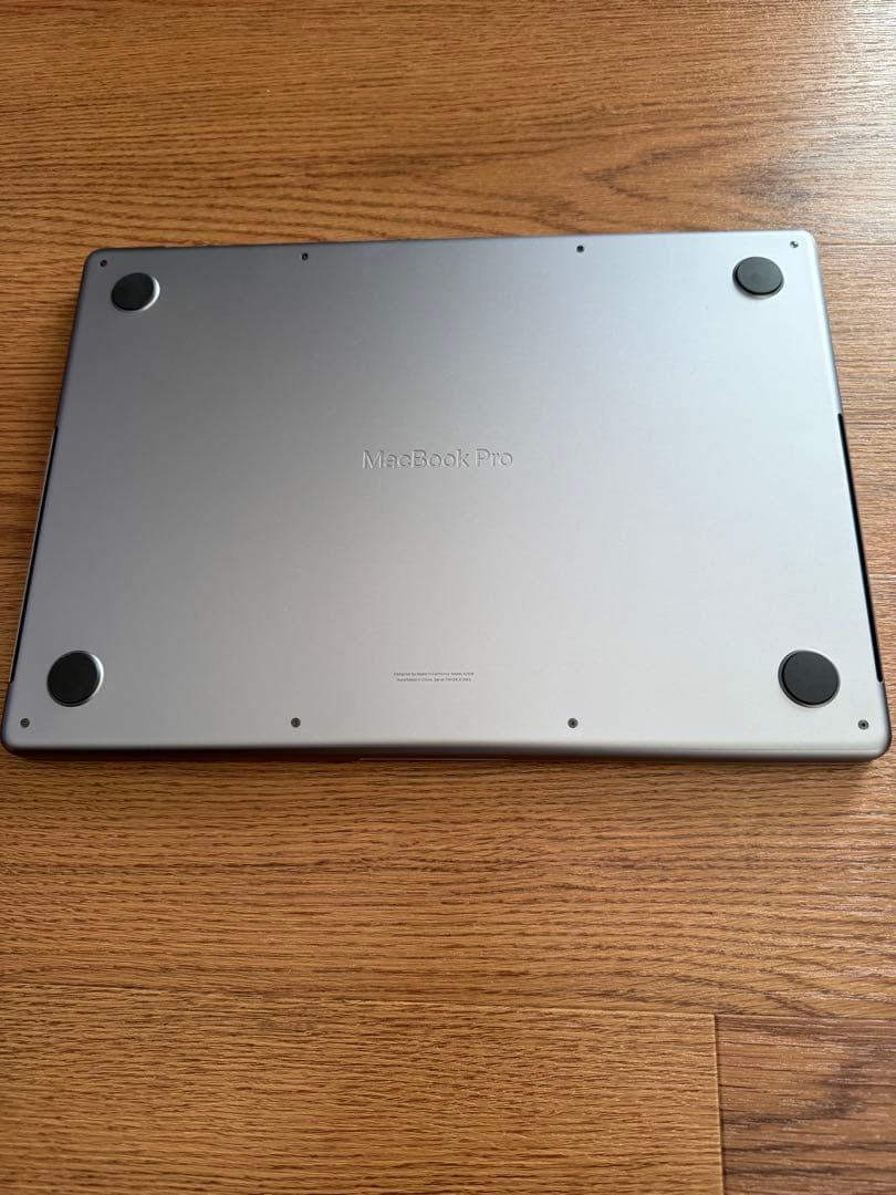 Apple MacBook Pro シルバー　1TB 24GB M3 35万