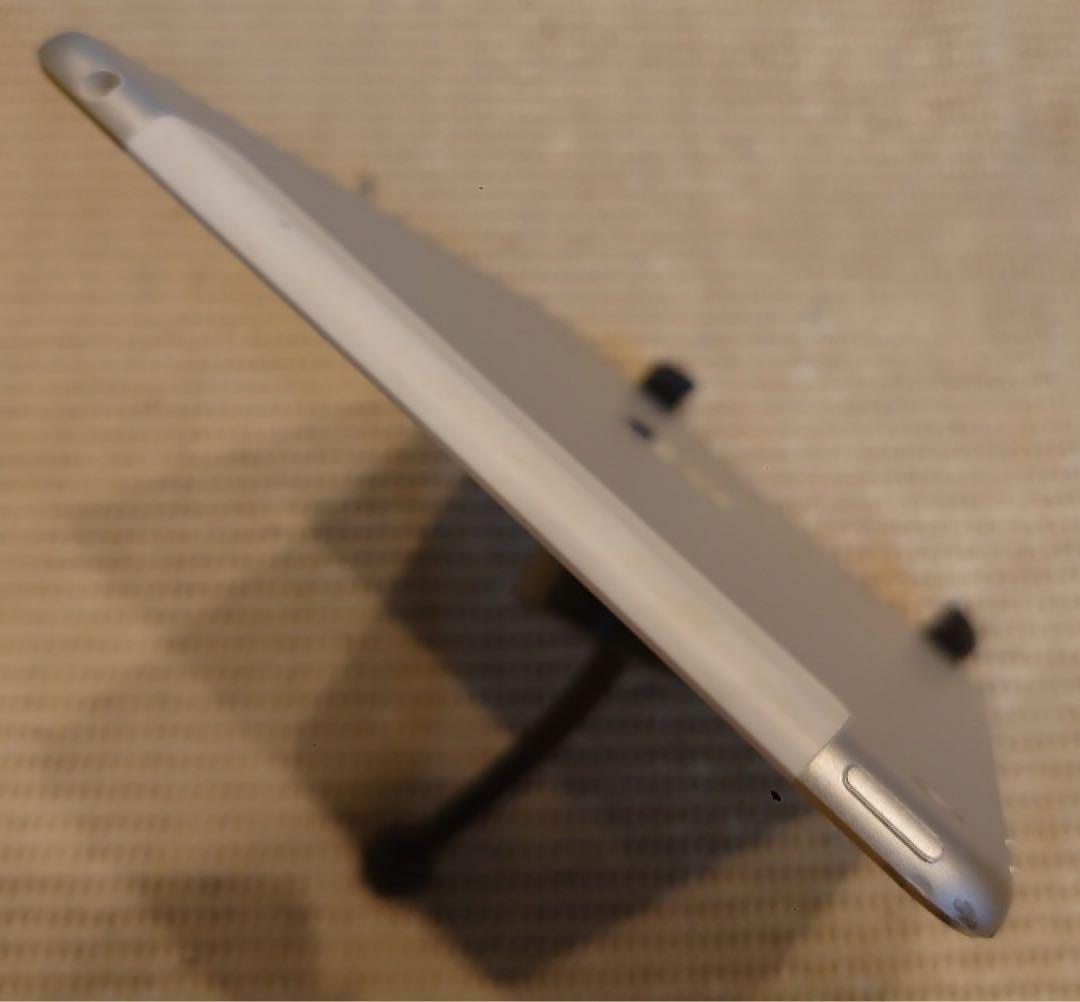 動作品SIMフリーiPad mini4本体128GBジャンク品KGHMP
